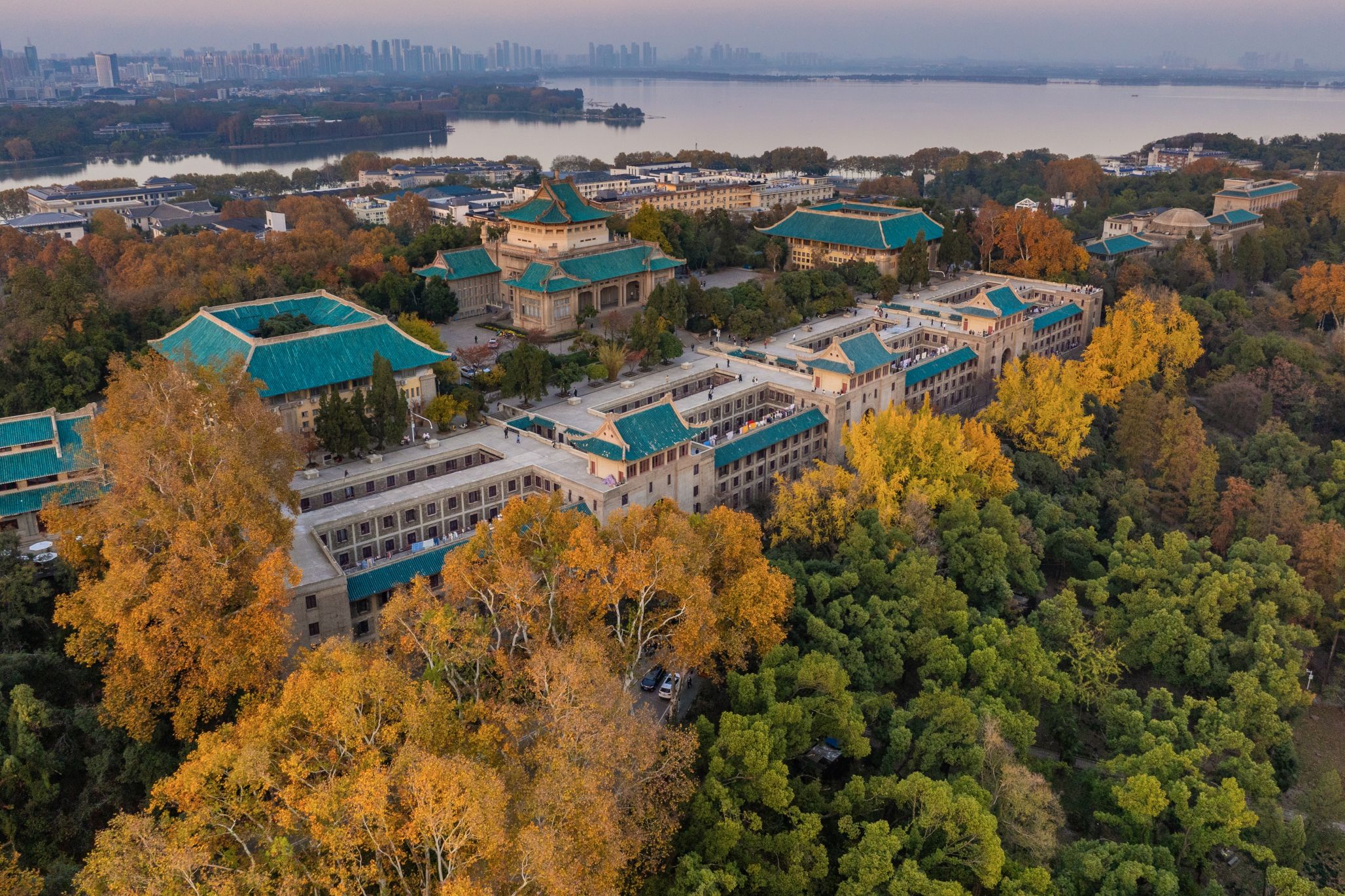 开云电子（中国）官方网站2025年新年献词：深化改革启新程 奋楫扬帆向一流